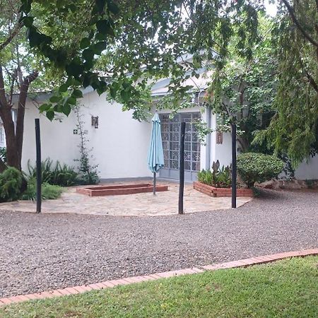 Driftwood Boutique Bed And Breakfast Lobatse Εξωτερικό φωτογραφία